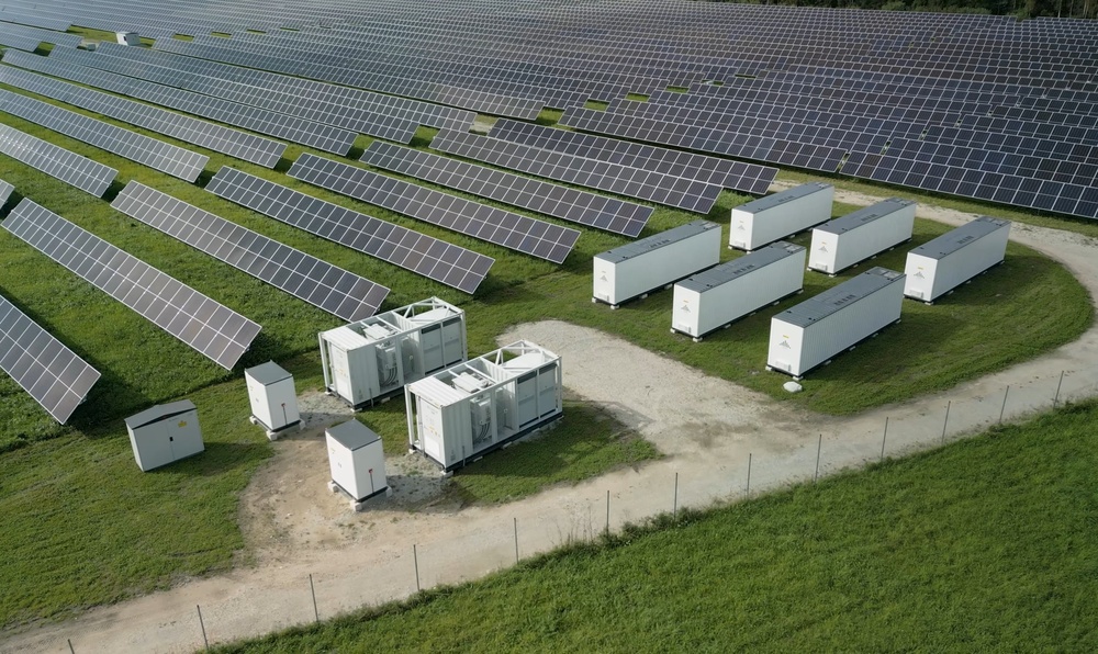 Hybrid-Grid Solar System
